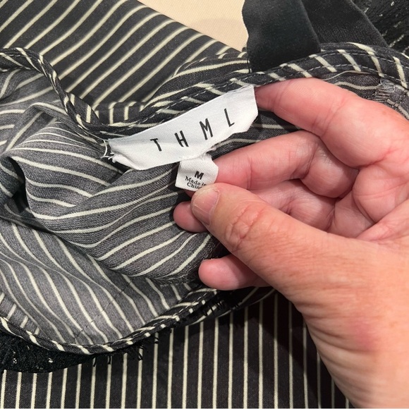 THML Blouse Womens Medium Black White Strip Lace 3/4 Sleeve Velvet Back Tie - Picture 9 of 16